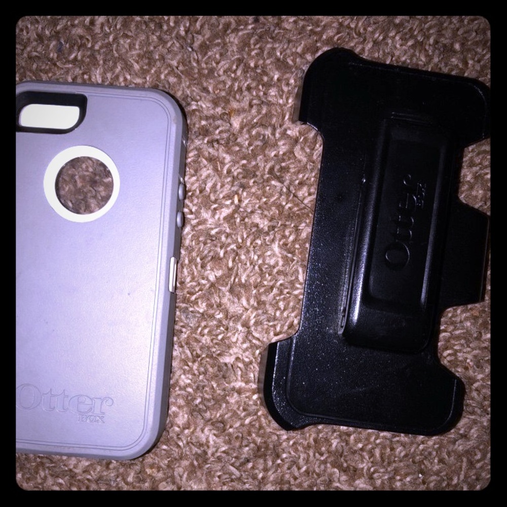 iPhone SE otter box phone case with clip
